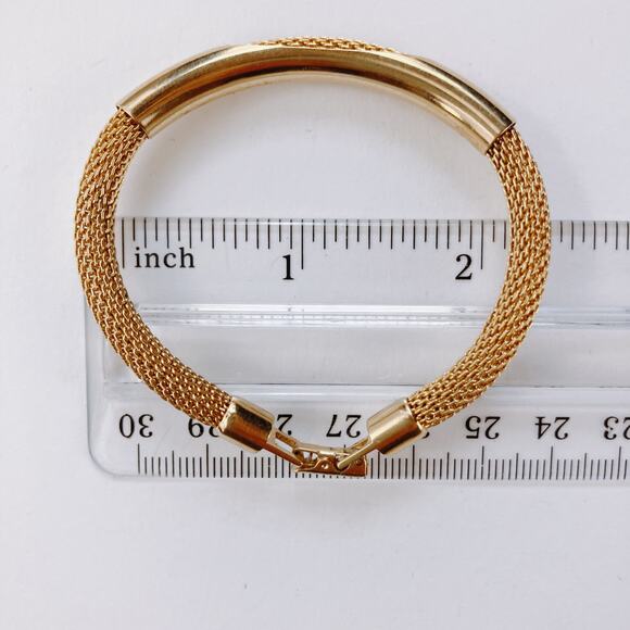 Vintage Avon Gold Tone Mesh Bracelet 1980s Signed Foldover Clasp Classic - Picture 11 of 13